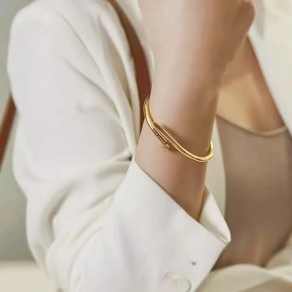 pulseira Luxuosa de Aço Titânio Jóias Femininas de Alta Qualidade Pulseira Multifuncional Joia de Mão que Não Desbota