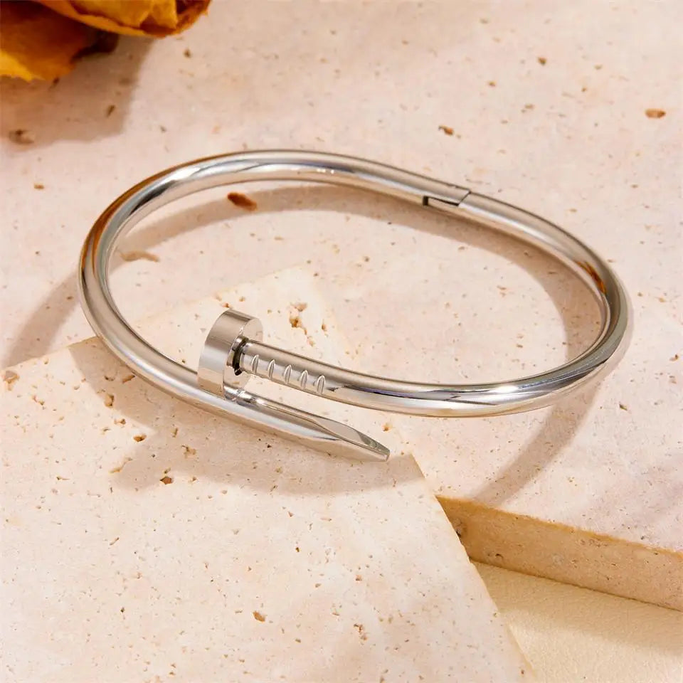 pulseira Luxuosa de Aço Titânio Jóias Femininas de Alta Qualidade Pulseira Multifuncional Joia de Mão que Não Desbota