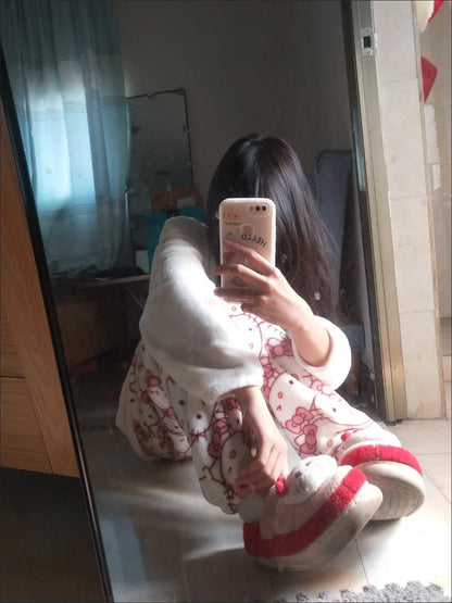 Pijamas Quentes de Cartoon Sanrio Hello Kitty Japonês para Mulheres, Flanela de Inverno, Nova Linha Plus, Aveludada e Espessa, Doce e Aconchegante para Manter o Calor