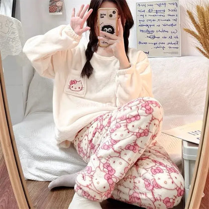 Pijamas Quentes de Cartoon Sanrio Hello Kitty Japonês para Mulheres, Flanela de Inverno, Nova Linha Plus, Aveludada e Espessa, Doce e Aconchegante para Manter o Calor