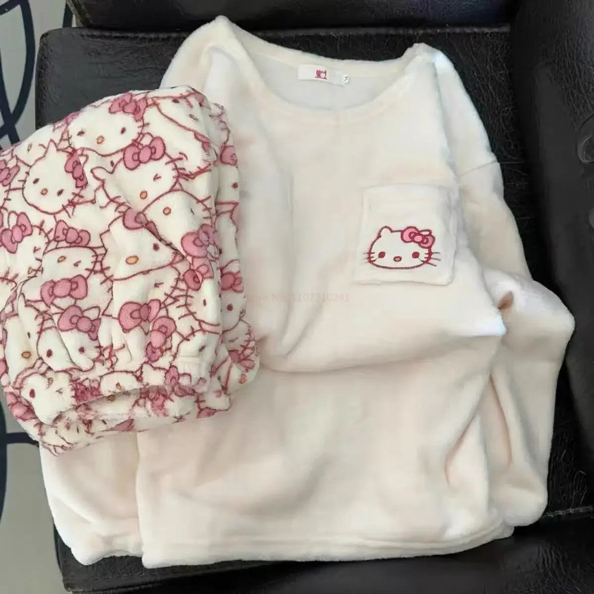 Pijamas Quentes de Cartoon Sanrio Hello Kitty Japonês para Mulheres, Flanela de Inverno, Nova Linha Plus, Aveludada e Espessa, Doce e Aconchegante para Manter o Calor