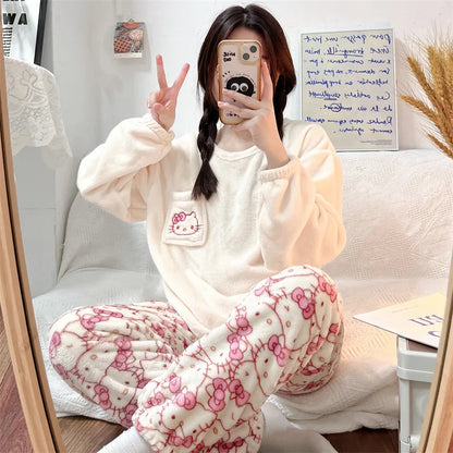 Pijamas Quentes de Cartoon Sanrio Hello Kitty Japonês para Mulheres, Flanela de Inverno, Nova Linha Plus, Aveludada e Espessa, Doce e Aconchegante para Manter o Calor