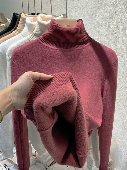 Suéter Feminino de Inverno com Gola Alta, Forrado com Veludo para Maior Aquecimento. Pulôver de malha grosso e ajustado, ideal para um look elegante e confortável no inverno. Perfeito para manter-se aquecida com estilo