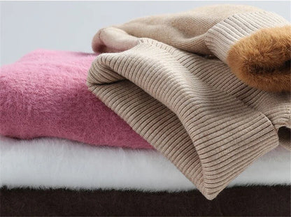 Suéter Feminino de Inverno com Gola Alta, Forrado com Veludo para Maior Aquecimento. Pulôver de malha grosso e ajustado, ideal para um look elegante e confortável no inverno. Perfeito para manter-se aquecida com estilo