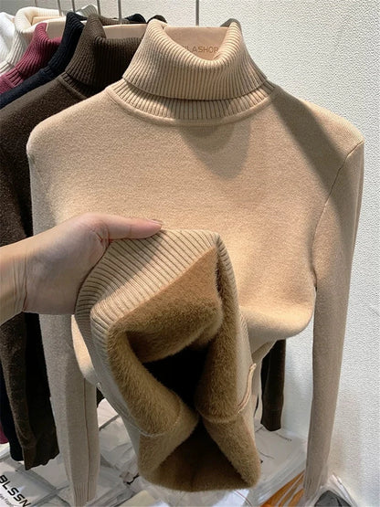 Suéter Feminino de Inverno com Gola Alta, Forrado com Veludo para Maior Aquecimento. Pulôver de malha grosso e ajustado, ideal para um look elegante e confortável no inverno. Perfeito para manter-se aquecida com estilo