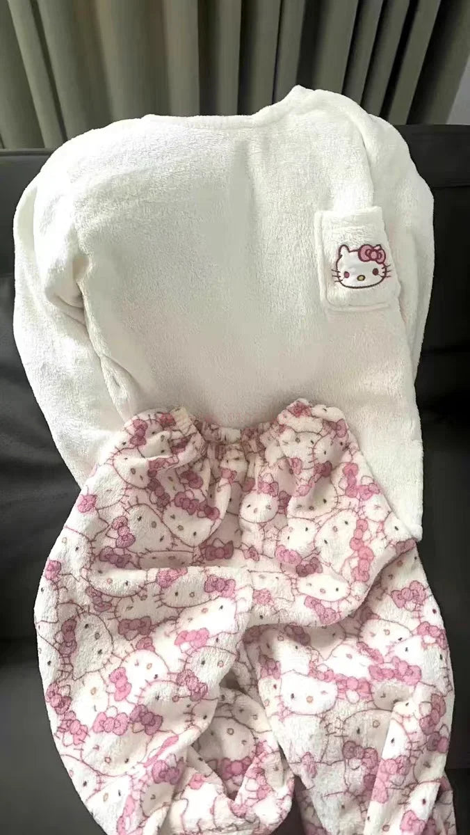 Pijamas Quentes de Cartoon Sanrio Hello Kitty Japonês para Mulheres, Flanela de Inverno, Nova Linha Plus, Aveludada e Espessa, Doce e Aconchegante para Manter o Calor