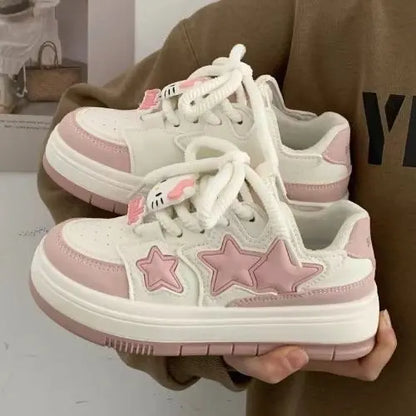 Tênis Brancos estilo kawai Versatilidade e Estilo em um Design Casual e Fofo