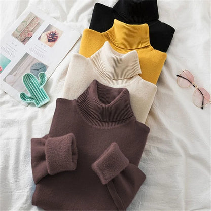 Suéter Feminino de Inverno com Gola Alta, Forrado com Veludo para Maior Aquecimento. Pulôver de malha grosso e ajustado, ideal para um look elegante e confortável no inverno. Perfeito para manter-se aquecida com estilo