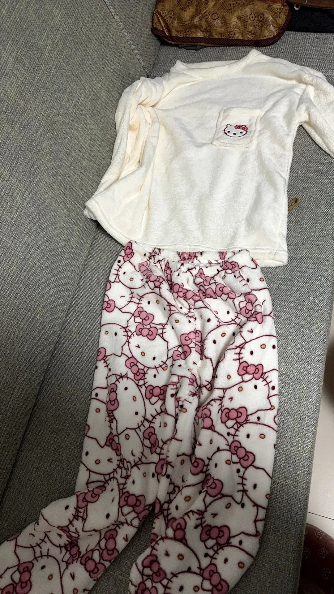 Pijamas Quentes de Cartoon Sanrio Hello Kitty Japonês para Mulheres, Flanela de Inverno, Nova Linha Plus, Aveludada e Espessa, Doce e Aconchegante para Manter o Calor
