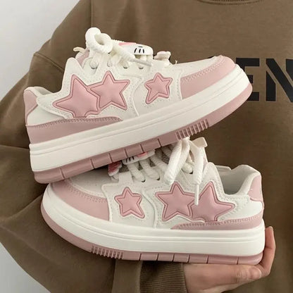 Tênis Brancos estilo kawai Versatilidade e Estilo em um Design Casual e Fofo