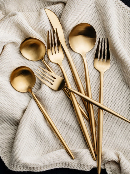 Conjunto de Talheres 24 Peças em Aço Inoxidável Dourado - Faca, Garfo e Colher para Jantar, Sobremesa e Chá - Jogo de Talheres Elegante para Refeições.