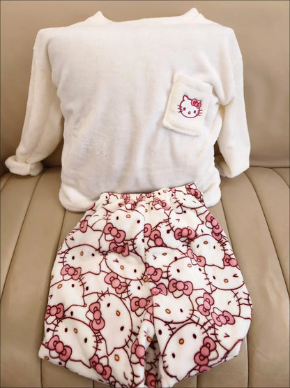 Pijamas Quentes de Cartoon Sanrio Hello Kitty Japonês para Mulheres, Flanela de Inverno, Nova Linha Plus, Aveludada e Espessa, Doce e Aconchegante para Manter o Calor
