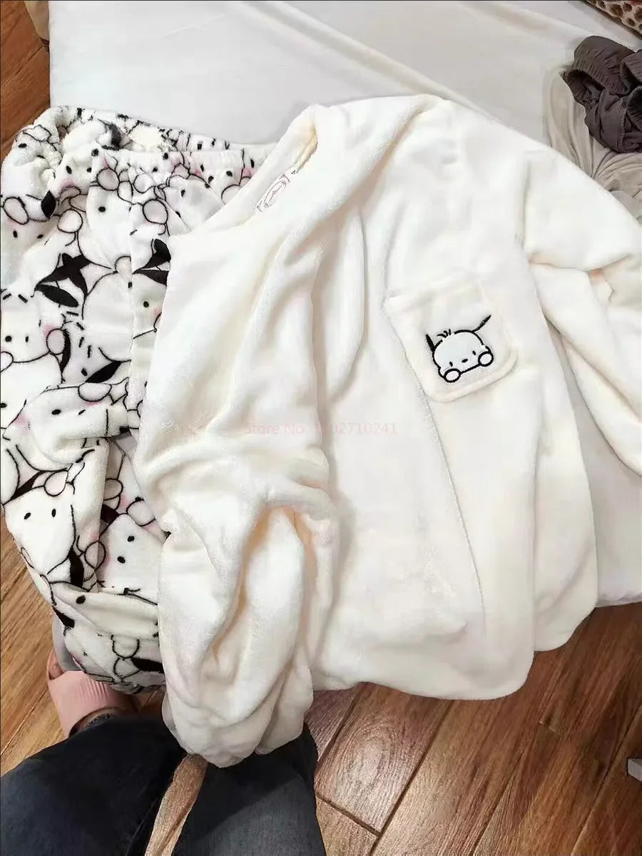 Pijamas Quentes de Cartoon Sanrio Hello Kitty Japonês para Mulheres, Flanela de Inverno, Nova Linha Plus, Aveludada e Espessa, Doce e Aconchegante para Manter o Calor