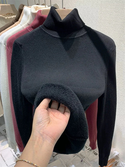 Suéter Feminino de Inverno com Gola Alta, Forrado com Veludo para Maior Aquecimento. Pulôver de malha grosso e ajustado, ideal para um look elegante e confortável no inverno. Perfeito para manter-se aquecida com estilo