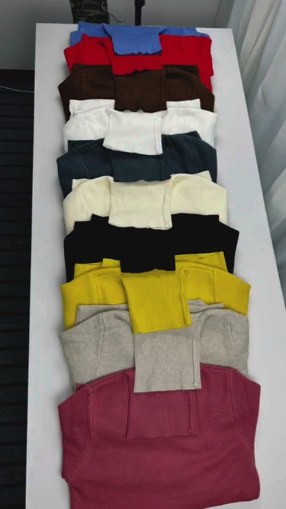 Suéter Feminino de Inverno com Gola Alta, Forrado com Veludo para Maior Aquecimento. Pulôver de malha grosso e ajustado, ideal para um look elegante e confortável no inverno. Perfeito para manter-se aquecida com estilo
